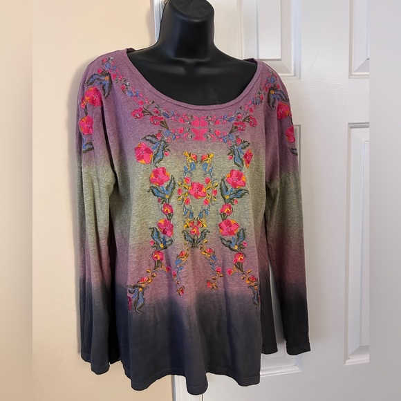 SALE NWOT Sundance embroidery flower long sleeve ombré T shirt🌸❤️ - Picture 3 of 7